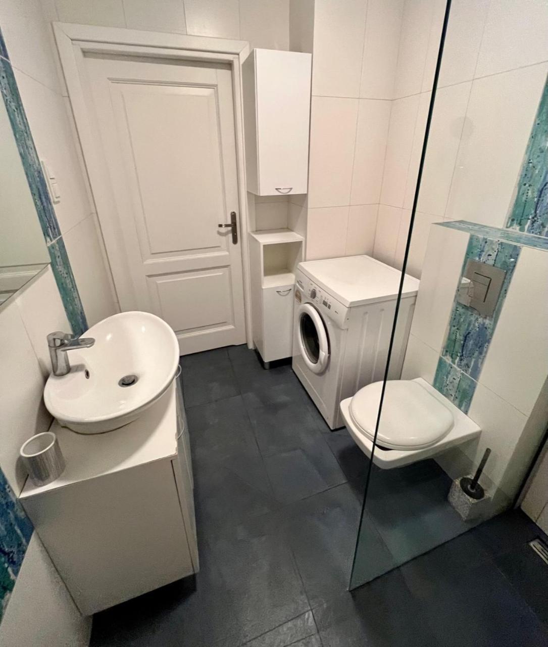 Oldtown Retro Apartment By Marina With Balcony For 6 People Gdańsk Exteriör bild
