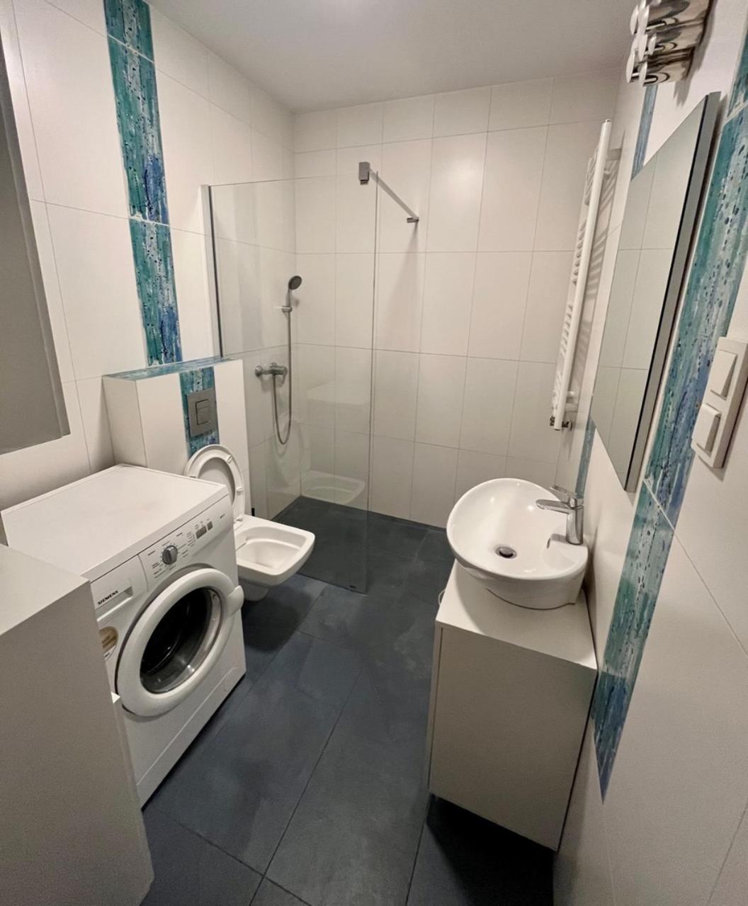 Oldtown Retro Apartment By Marina With Balcony For 6 People Gdańsk Exteriör bild